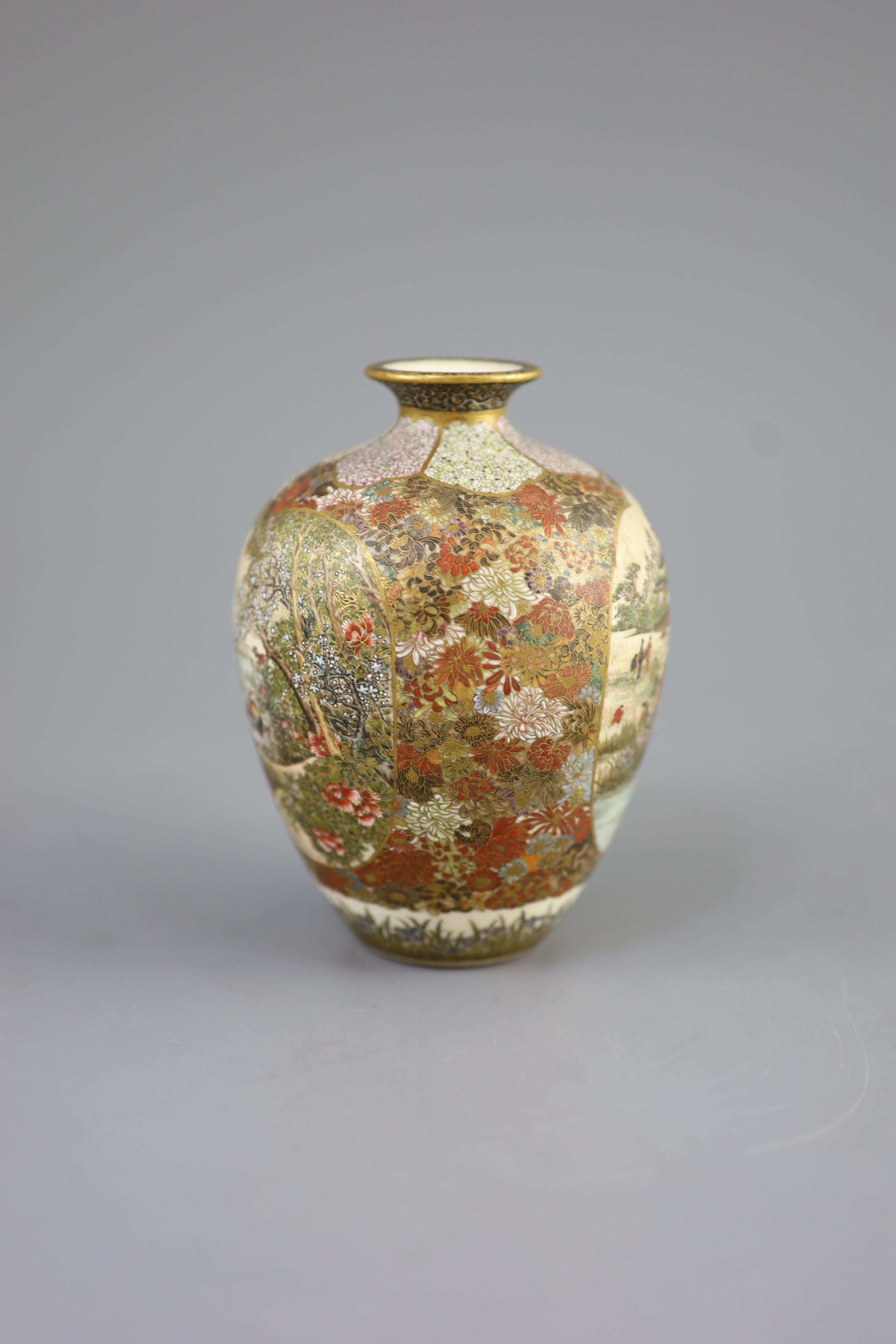 A fine Japanese Satsuma vase, Meiji period, 13cm high